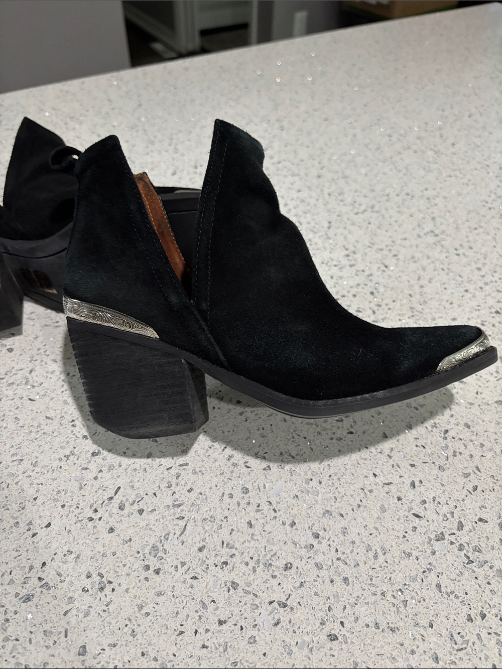 Jeffrey Campbell Cromwell Black Distressed Suede Pointed Toe Western Ankle Boots - Picture 4 of 8